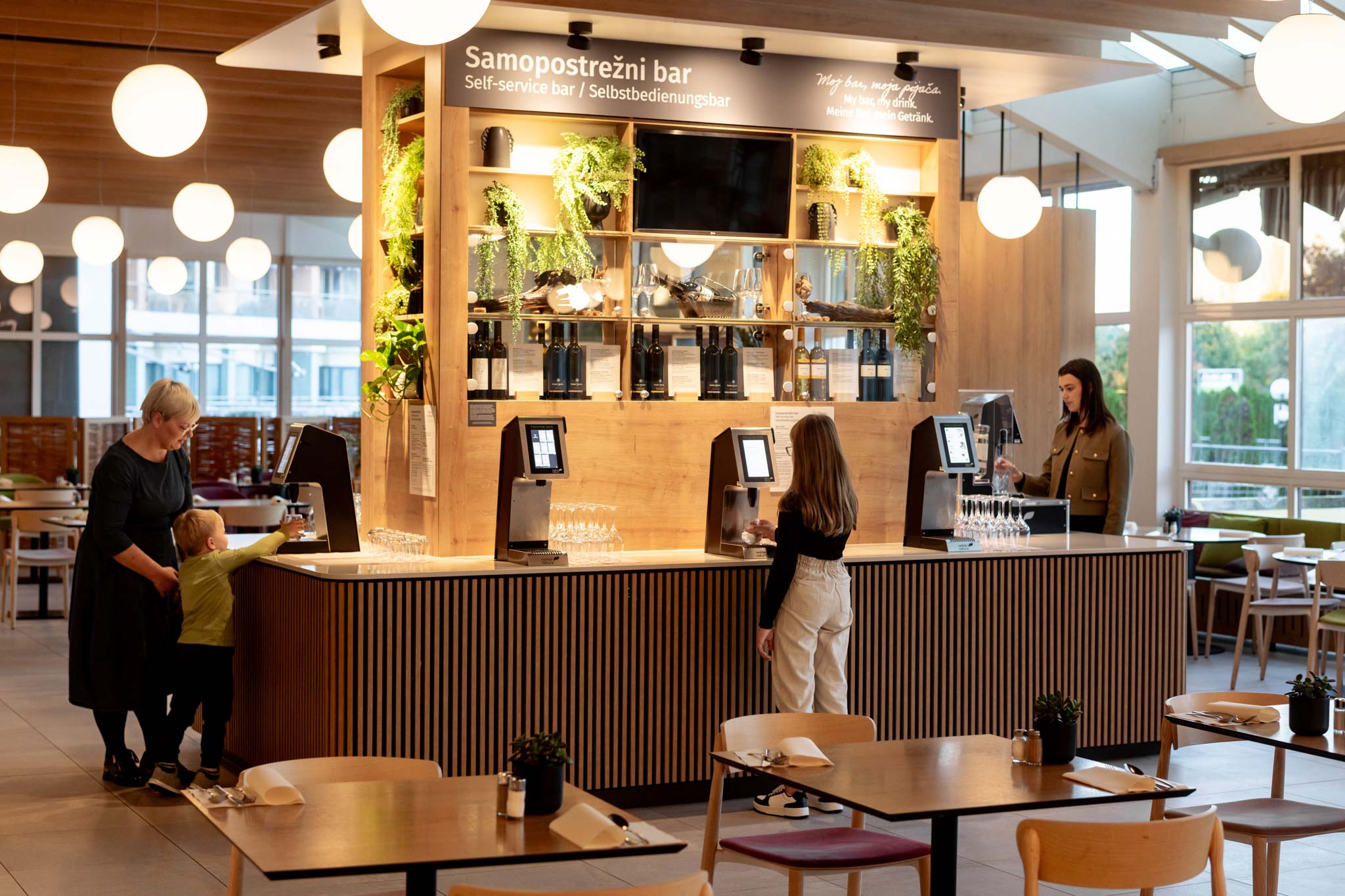 nektar-natura-dispensing-solutions-Island-Bar-Hotel-Ajda